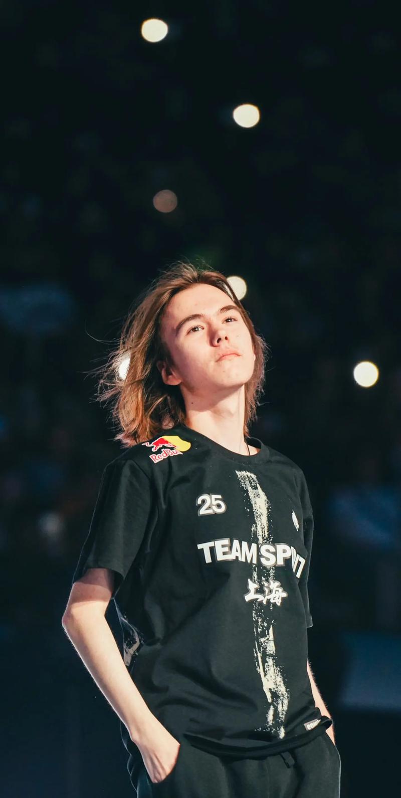 ON ：选择EZ辅助的原因就是对面选了黑默丁格，射手辅助会更好打一点