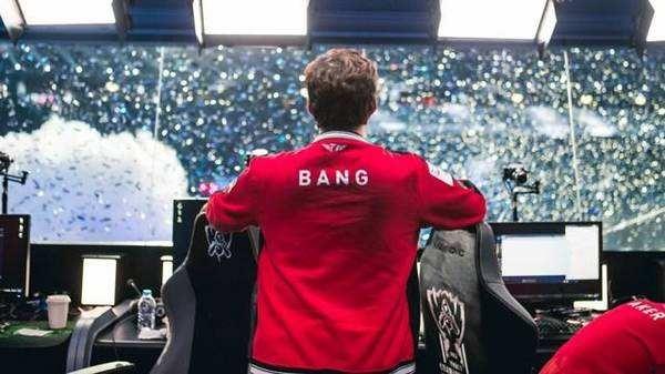 德扑里的“牌面干燥度”：如何根据翻牌的关联性决定你的进攻频率。（德州扑克中的牌面干湿：如何随翻牌连通性调整你的进攻频率）