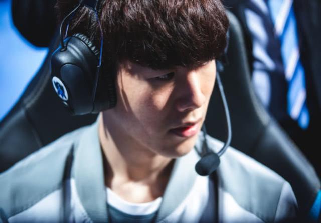 【战报】2021KPL春季赛常规赛第一轮W4D5，南京Hero久竞 0-3 成都AG超玩会