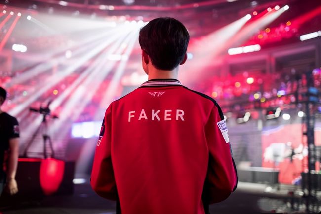 博彩中的掌控幻觉：选择感如何掩盖负期望？（赌局里的控制错觉：选择权为何遮蔽负期望）